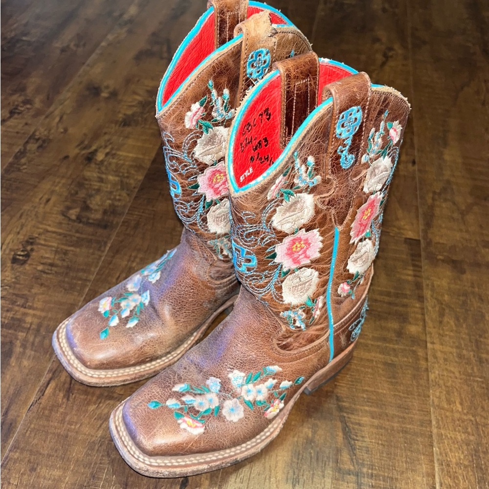 Macie Bean Little Girls Honey Bunch Western Boots with Floral Embroidery